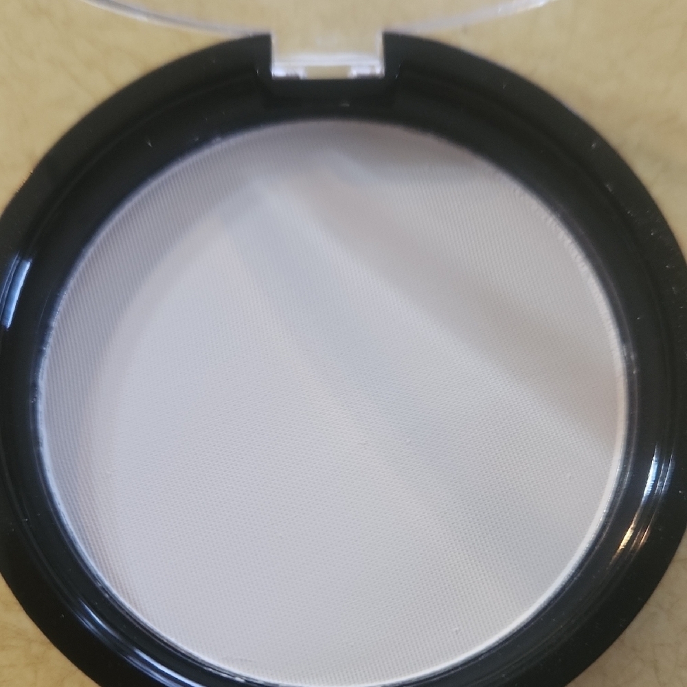 OFRA Setting Powder - White - Picture 2 of 3